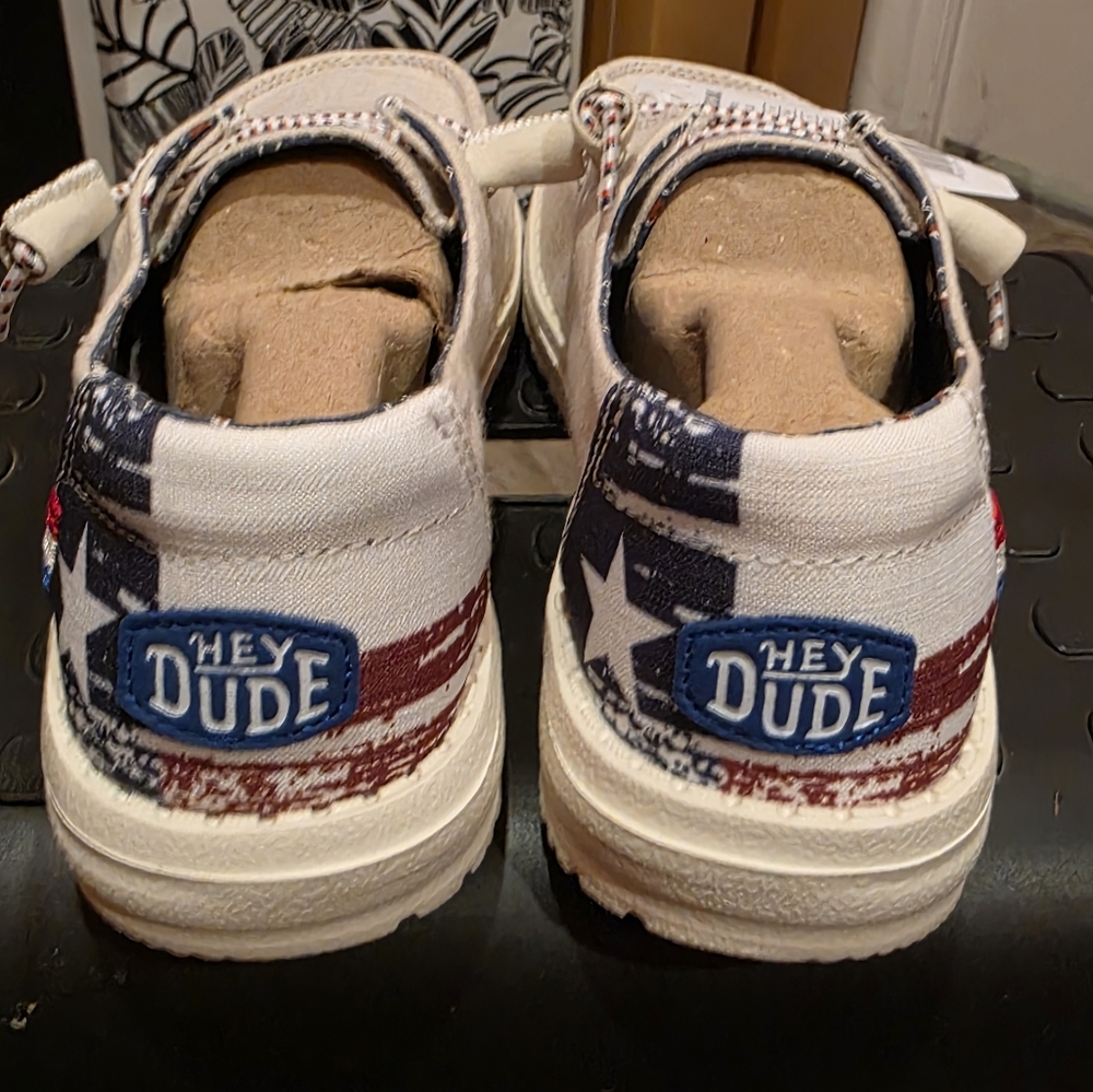 HeyDude - Picture 3 of 5